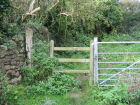 Stile/Gate to Purn at top of field by Catherines Inn
